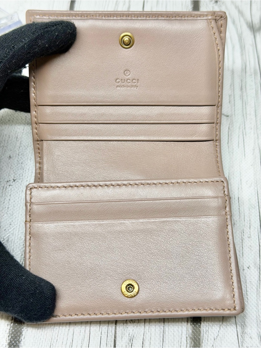 PRE LOVED GUCCI GG Marmont Quilted Leather Bifold Wallet Taupe - Picture 4 of 8